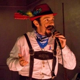 Festmeister Hans introduces G.T.E.V. D'Oberlandler